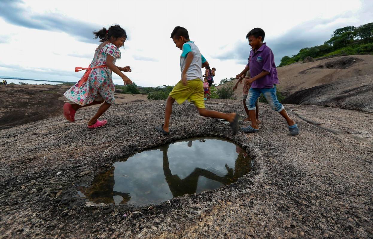 Las zonas inundables que son ecosistemas típicos de la región oriental, que pueden ser visitados y recorridos en caminatas eco turísticas. Foto: Manuel Saldarriaga Quintero.