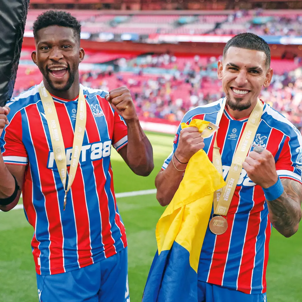 Jéfferson Lerma y Daniel Muñoz, campeones de la Conference League de Europa. FOTO GETTY
