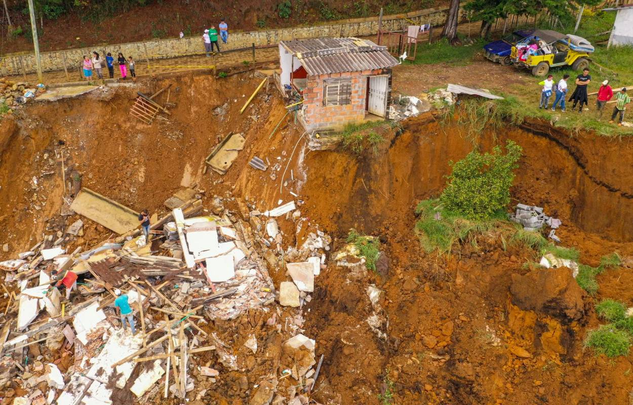 El Departamento Administrativo de Gestión del Riesgo (Dagrd) realizó cinco evacuaciones definitivas, cuatro temporales y cuatro familias migrantes que resultaron damnificadas. Foto: MANUEL SALDARRIAGA QUINTERO.