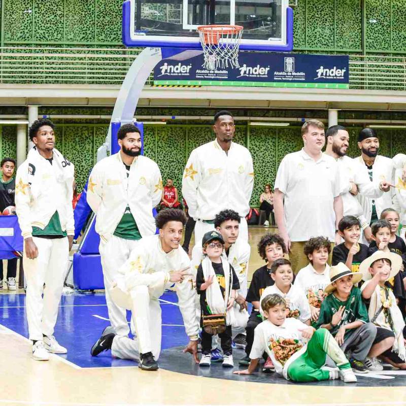 Los niños están siendo grandes protagonistas en los duelos de Paisas en el Iván de Bedout. Crece la fiebre por el quinteto que dirige Daniel Seoane. FOTO CORTESÍA PAISAS