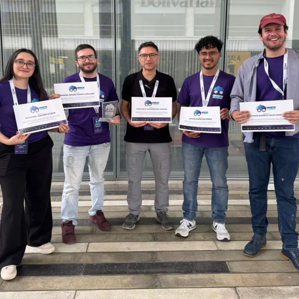 Los estudiantes del semillero de Turbomáquinas de la Universidad Eafit. FOTO: Cortesía Eafit