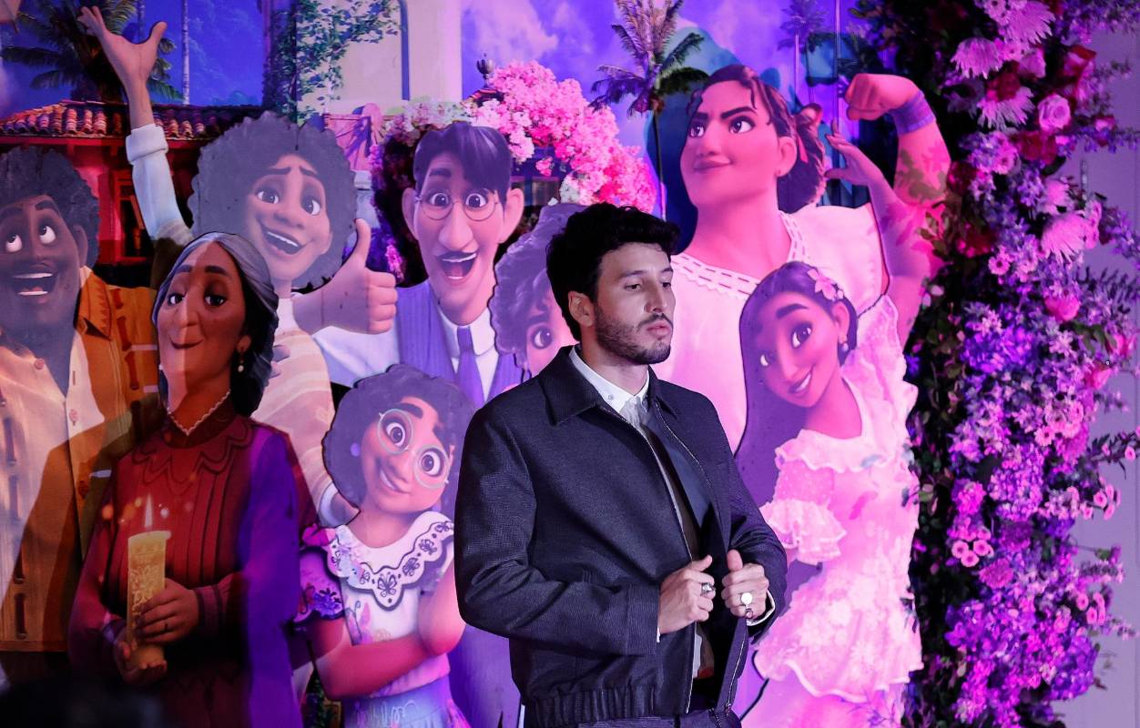 Sebastián Yatra interpretó la canción “Dos Oruguitas” que hace parte de la banda sonora de la película, tanto en inglés como en español. Foto: EFE