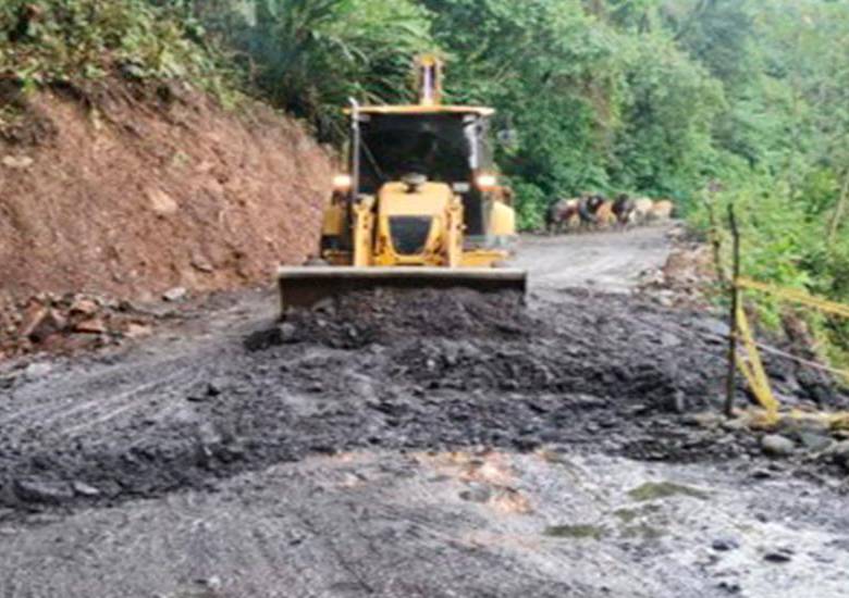 Maquinaria amarilla de las gobernaciones de Cundinamarca, Boyacá y de varias empresas iniciarán las tareas de recuperación de la red vial en la región del Guavio. FOTO tomada de Enel