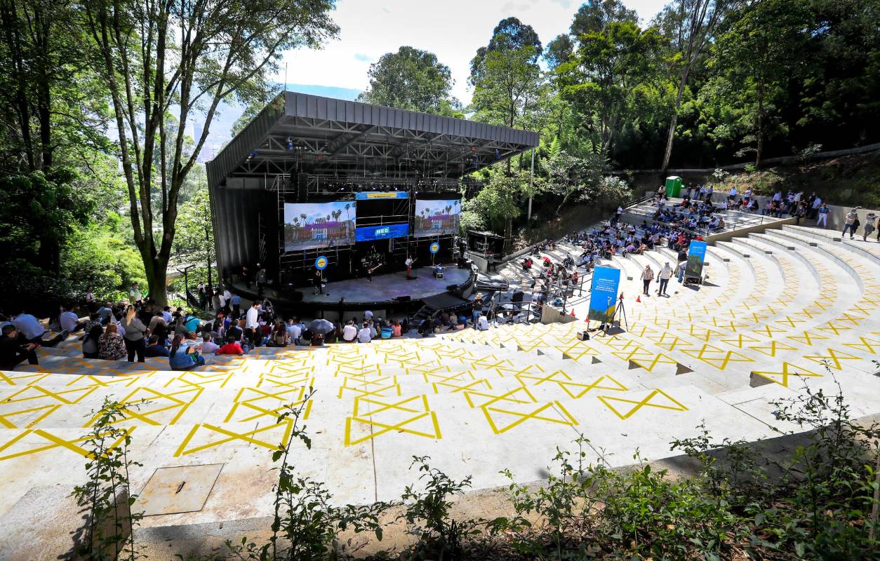 Han pasado siete años desde la ultima vez que sobre la tarima del Carlos Vieco se paró un artista. FOTO. Jaime Pérez