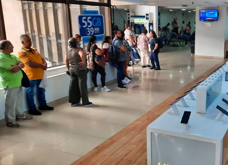Precios de equipos de comunicaciones serían impactados por menor valor del dólar. FOTO EL COLOMBIANO