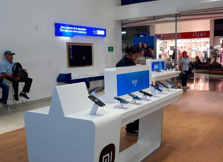 Las ventas de equipos de telecomunicaciones e informática impulsaron al comercio en marzo, según el Dane. FOTO EL COLOMBIANO