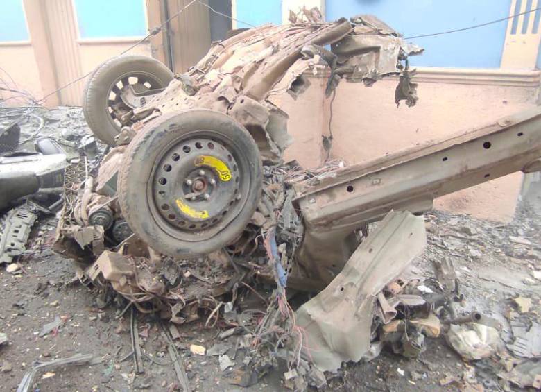 El atentado también provocó afectaciones en ocho viviendas aledañas al sitio de la explosión. FOTO: CORTESÍA.