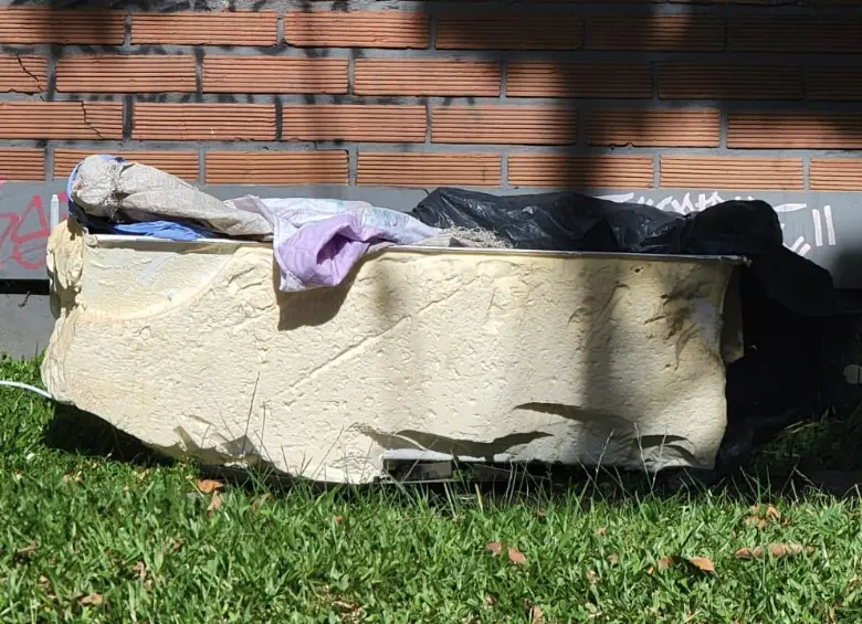 En nevera abandonada encontraron a hombre sin vida en Medellín. FOTO: CORTESÍA