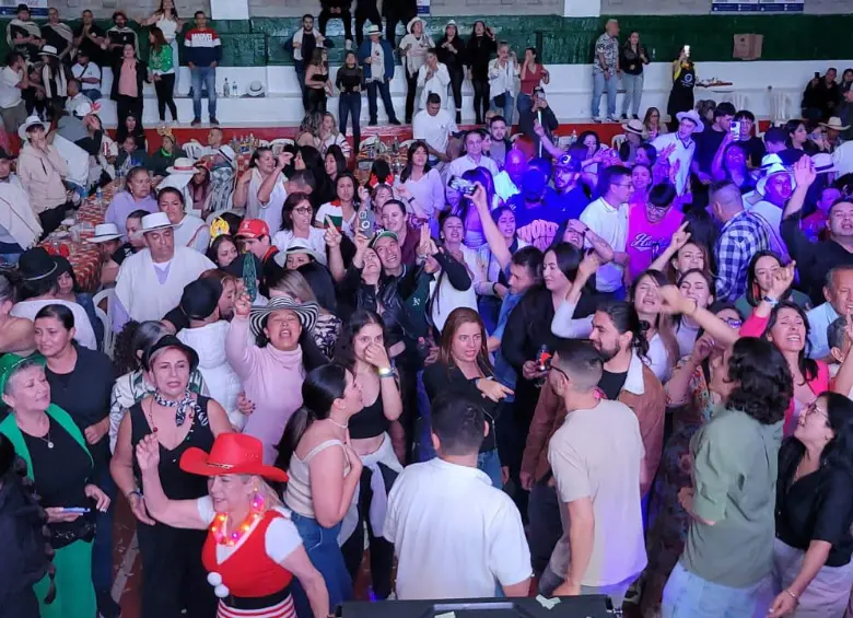 Así se celebra el “segundo” diciembre en Montebello, Antioquia. FOTO: Cortesía.