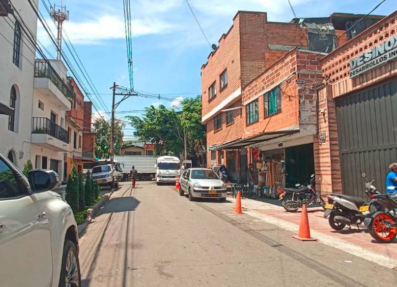 En esta calle se produjo la balacera que dejó a una persona muerta y a otras seis lesionadas. FOTO: ALEJANDRA MORALES RÍOS