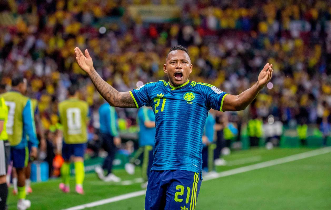 Jaminton Campaz anotó el tercer gol de la Selección Colombia y festejó en el estadio Azteca. Foto: Juan Antonio Sánchez
