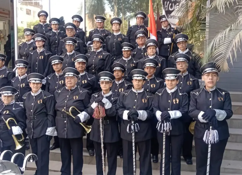 La banda marcial busca apoyo económico para poder viajar a Barranquilla y así presentarse en uno de los carnavales más icónicos del país. FOTO: Cortesía ‘Huellas por la vida’ 