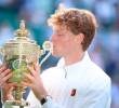 Jannik Sinner ya suma cuatro títulos de Grand Slam. En Wimbledon maravilló con su tenis y tuvo la recompensa. FOTO X-WIMBLEDON