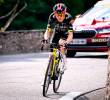 El corredor Jonas Vingegaard, quien estaba en la segunda casilla de la clasificación general, sufrió una caída en la etapa 15 y se retiró de la competencia. FOTO TOMADA X@vismaleaseabike