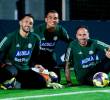 Ospina (derecha), junto a Camilo Vargas y Kevir Mier, los arqueros de la Selección. Foto: Selección Colombia