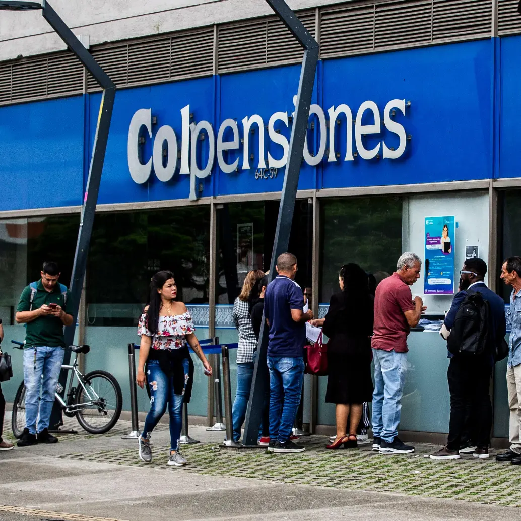 Ajuste del salario mínimo representa un incremento de 57%, lo que obligaría a los trabajadores a ahorrar aproximadamente 200 millones de pesos adicionales. FOTO JULIO HERRERA. 