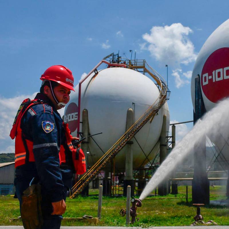 Estados Unidos busca aumentar la oferta de petróleo global al flexibilizar sanciones contra PDVSA. FOTO: GETTY