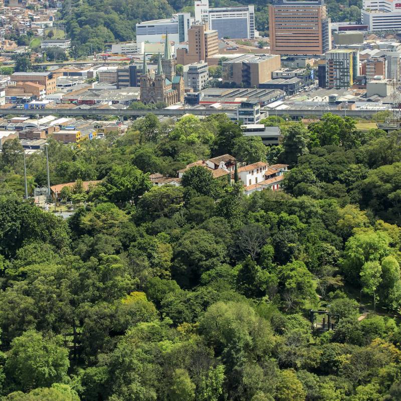Panorámica del Cerro Nutibara en pleno centro de Medellín. Foto: Andrés Camilo Suárez Echeverry