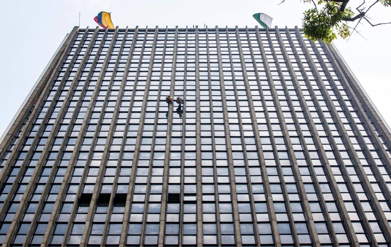 El edifico tiene 136 pisos y mide 150 metros. Fotos Jaime Pérez