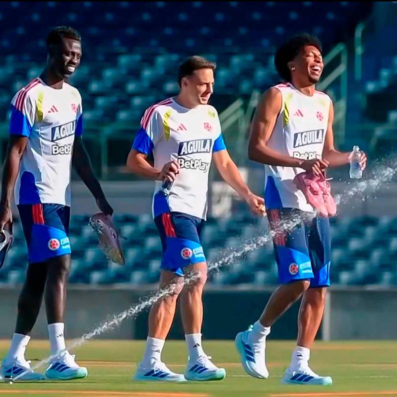 La Selección Colombia sigue sumando jugadores en su concentración en Estados Unidos. Se espera que en la noche de este lunes el grupo quede completo para los entrenamientos de martes y miércoles antes del duelo ante Croacia. FOTO CORTESÍA FCF 