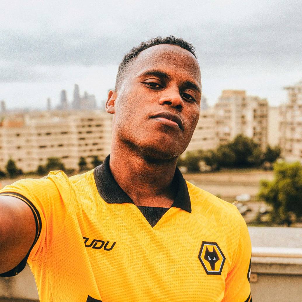 Jhon Arias buscará ser fugura en el futbol de Inglaterra. FOTO X-Wolves
