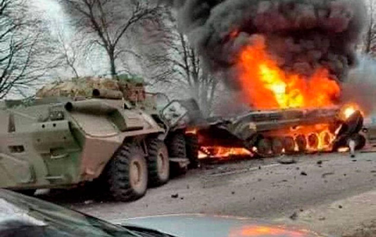 Soldados ucranianos han destruido varios tanques y camiones militares rusos. Foto Corstesía 