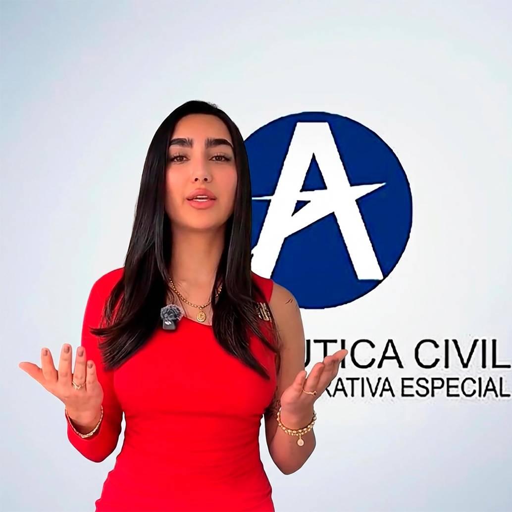 La Aeronáutica Civil aseguró que colaborará con los organismos de control y revisará los procesos cuestionados tras las denuncias sobre la presunta influencia de Gabriela Muñoz dentro de la entidad. FOTO: Captura de video y El Colombiano