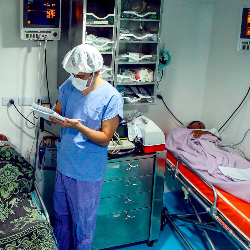 Aunque Petro prometió mejorar la salud en zonas rurales, su acceso empeoró en 2025