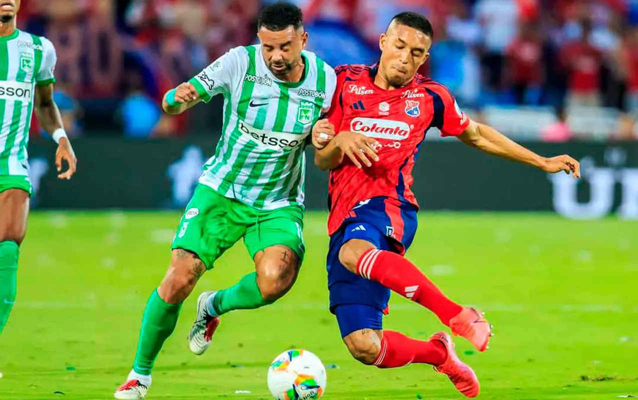 Atlético Nacional salió ileso de un clásico polémico, apasionante y muy eléctrico contra un Independiente Medellín que perdonó y no pudo aprovechar la superioridad numérica para vencer a su clásico rival. Foto: Camilo Suárez Echeverry