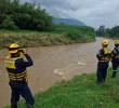 Organismos de socorro trabajaron durante varios días en la zona del río Medellín para recuperar el cuerpo y continuar la búsqueda del segundo desaparecido. FOTO tomada de X @FicoGutierrez