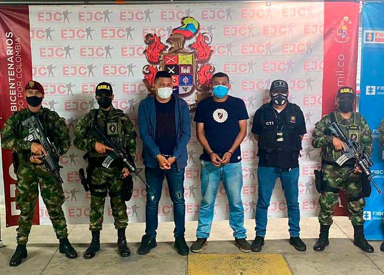 Alias “Boris” y “El Flaco”, miembros de las disidencias de las Farc. FOTO TOMADA DE TWITTER @mindefensa