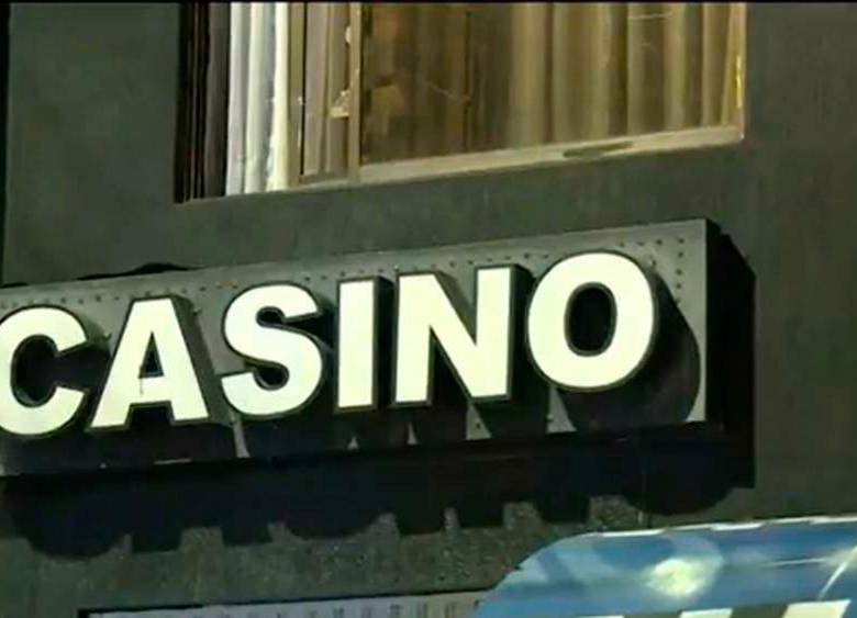 Los hechos ocurrieron sobre las 2 de la mañana de este viernes en un casino ubicado en la localidad de Engativá, en Bogotá. FOTO: CAPTURA DE VIDEO 