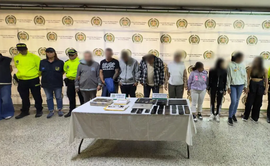 Tres presuntos integrantes de una red de trata de personas cayó en Medellín. FOTO: Policía Metropolitana