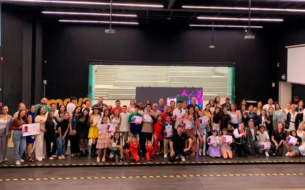 Este es el grupo de jóvenes que forma parte de #MedellínTieneTalento. Foto: Cortesía