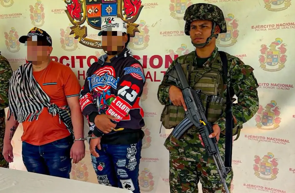 Alias Tatareto y alias Gordo, estarían presuntamente vinculados con los recientes hechos de violencia y desplazamiento ocurridos en el municipio de Briceño, Norte de Antioquia. FOTO: Cortesía Cuarta Brigada del Ejér