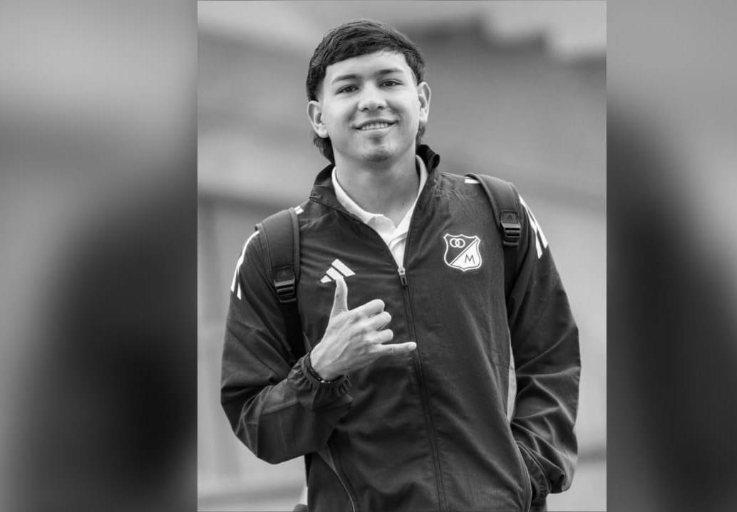 El juvenil Santiago Castrillón falleció tras un colapso en pleno partido; su muerte generó conmoción y múltiples mensajes de despedida en el fútbol colombiano. FOTO: Millonarios. 