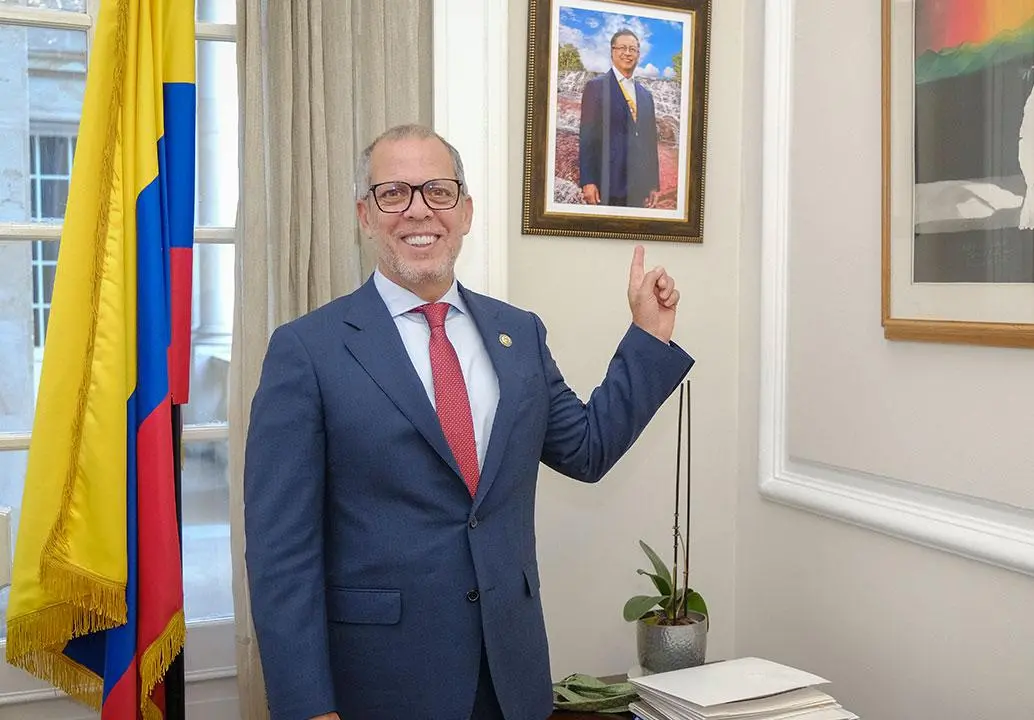 Alfredo Saade, jefe del Despacho Presidencial, planteó en sus redes sociales la posibilidad de la reelección de Gustavo Petro. foto, Ovidio González, Presidencia.