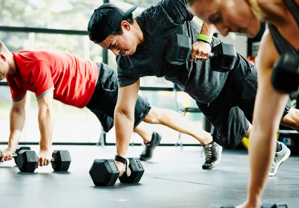Las vacantes para instructores de gimnasio están disponibles en varias regiones del país a través de Magneto Empleos. FOTO: GETTY