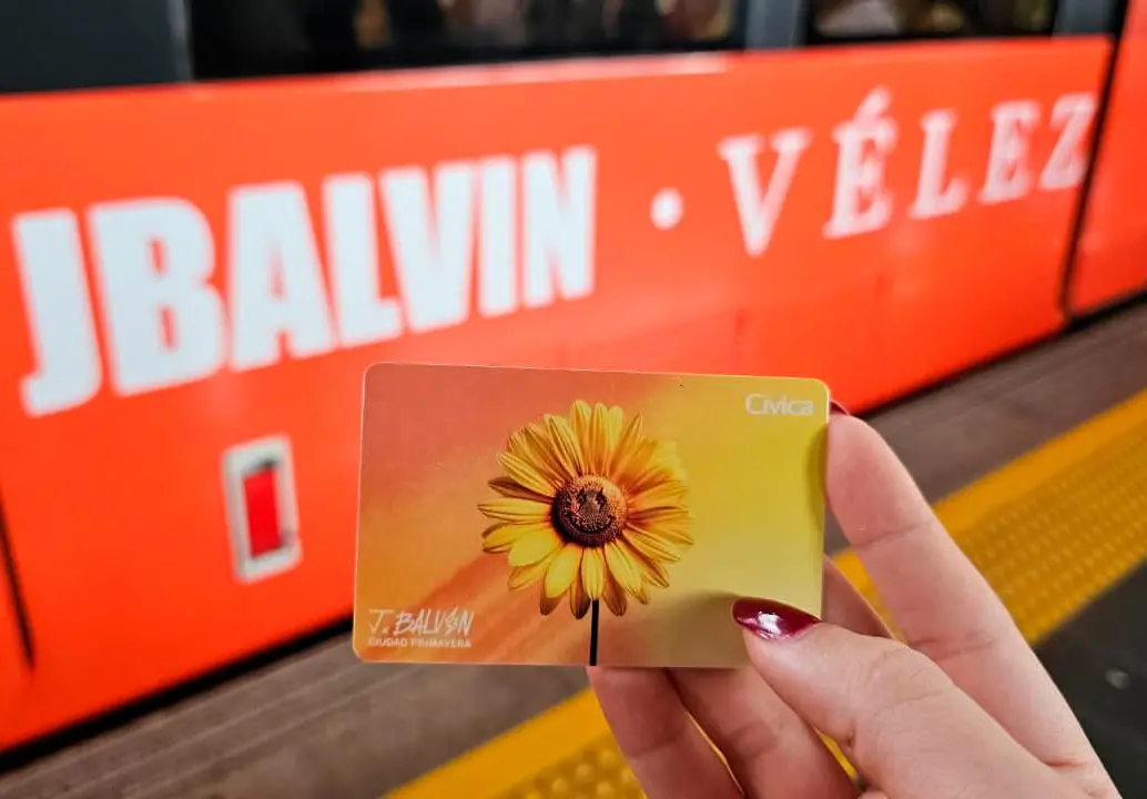 Así luce la tarjeta Cívica de J Balvin. FOTO Cortesía Metro de Medellín