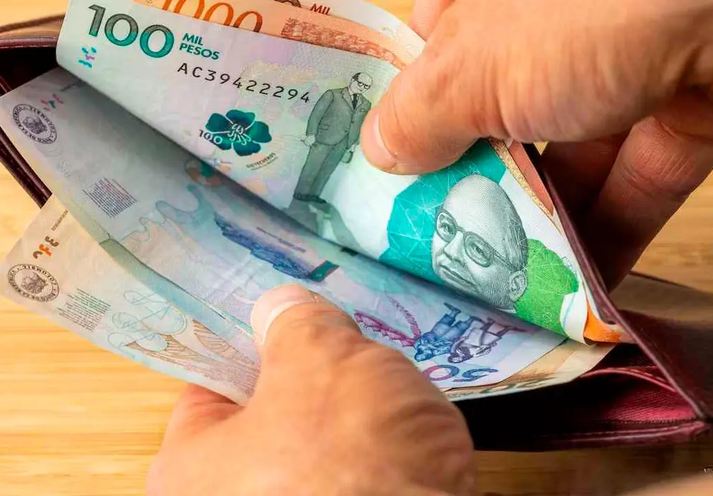 La prima de mitad de año es una herramienta para sanear las finanzas personales, como pagar deudas o ahorrar e invertir. FOTO: GETTY