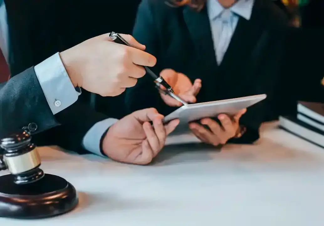 Hay vacantes para abogados en todo el país, con buenos salarios. FOTO: GETTY