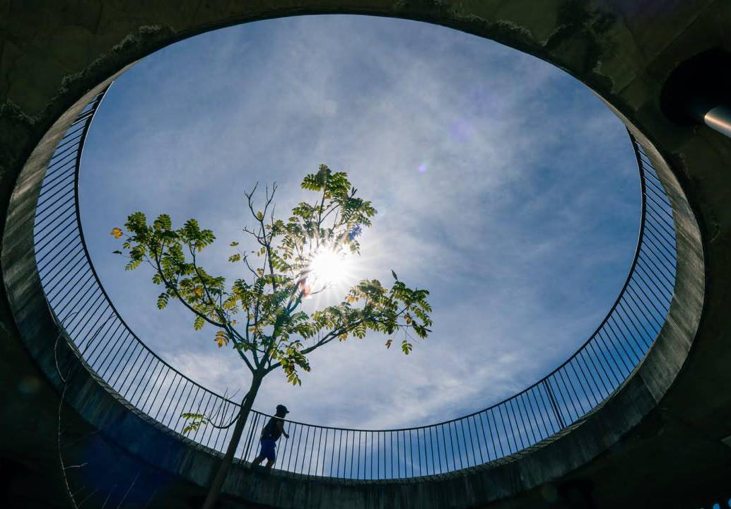 Las altas temperaturas en el Valle de Aburrá se sienten con mayor intensidad durante el mediodía y los comienzos de la tarde. FOTO: CORTESÍA ÁREA METROPOLITANA 