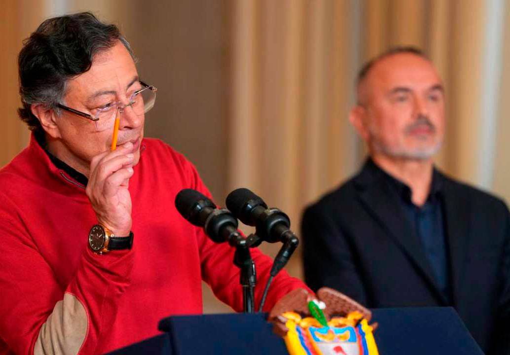 En alocución presidencial, Gustavo Petro, hizo oficial la convocatoria a marchas para defender el incremento del salario mínimo. 