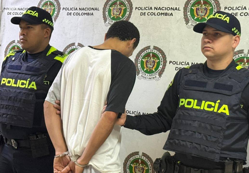 El hombre implicado, identificado como Luis Carlos Ospina, habría agredido a su pareja sentimental con un agente químico. FOTO: Cortesía Policía Metropolitana del Valle de Aburrá