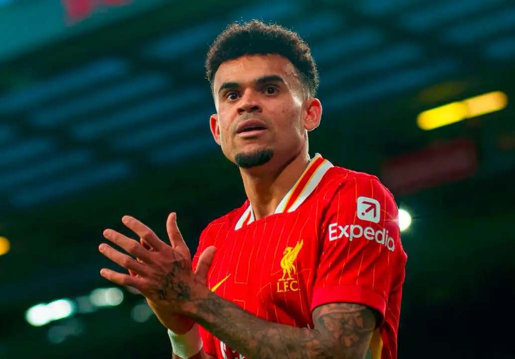 Luis Díaz todavía no define su futuro con el Liverpool, y no se sabe si continuará o no en el conjunto inglés. FOTO LIVERPOOL FC