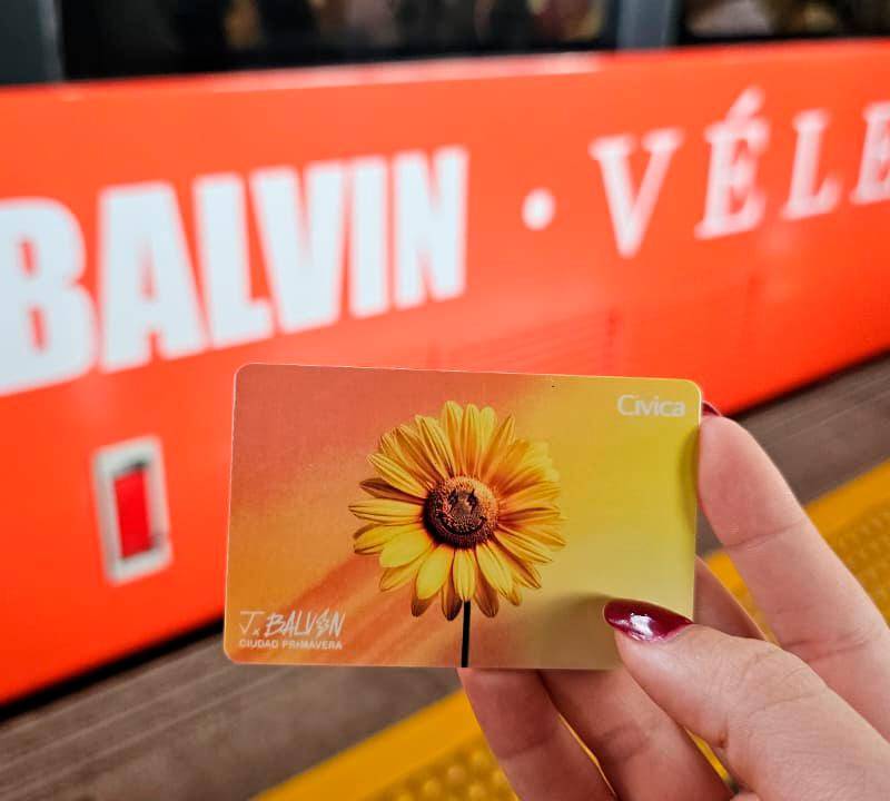 Así luce la tarjeta Cívica de J Balvin. FOTO Cortesía Metro de Medellín