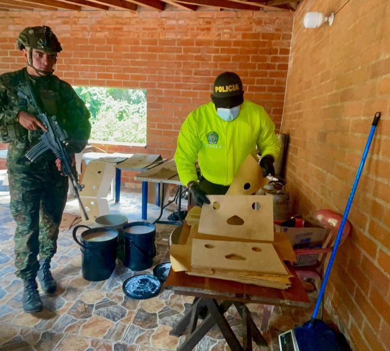 El Ejército afirmó que con esta acción se afecta la comercialización de cerca de 2’700.000 dosis. FOTO: Cortesía Cuarta Brigada del Ejército Nacional
