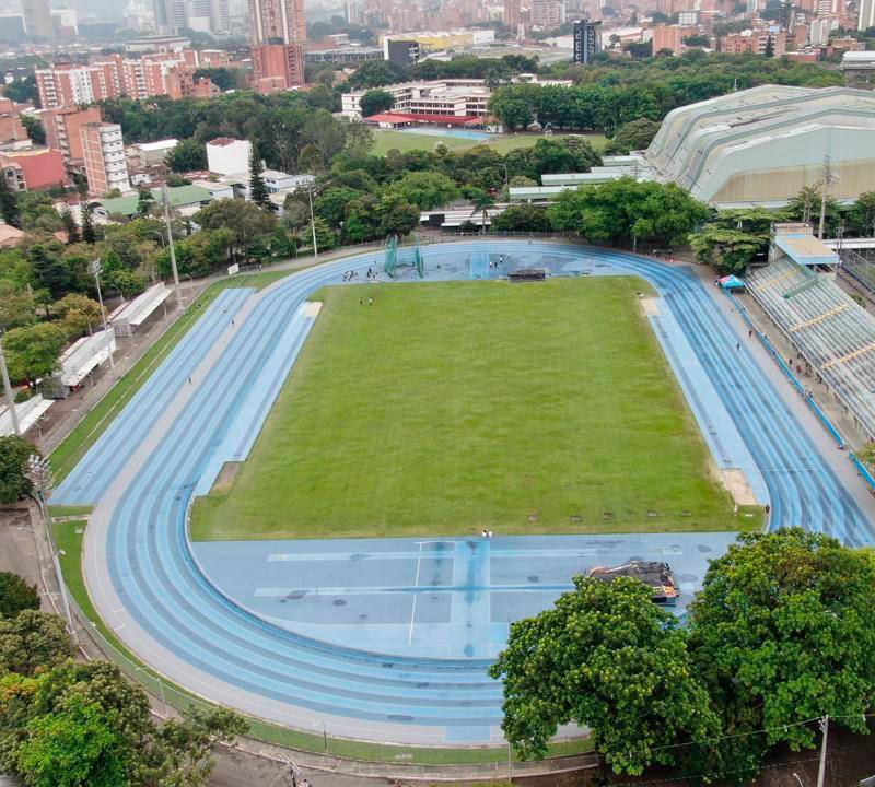 Publicaron concurso para renovación de la pista de atletismo de la Unidad Deportiva Atanasio Girardot