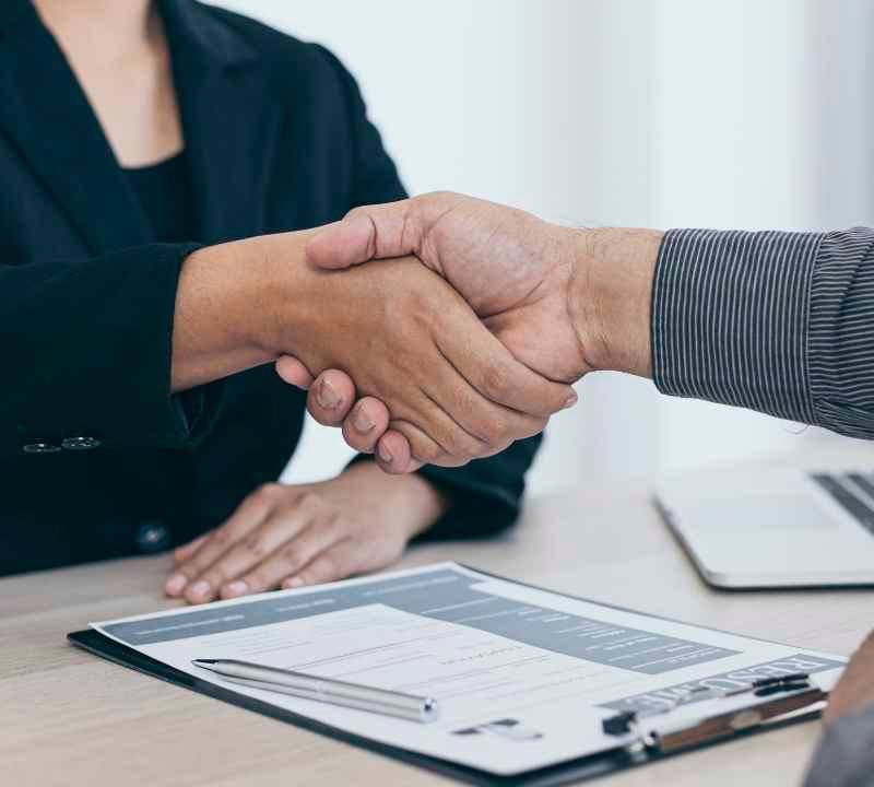 El mercado laboral mejora en cifras generales, pero con un fuerte peso del empleo estatal en la generación de nuevos puestos. FOTO: GETTY