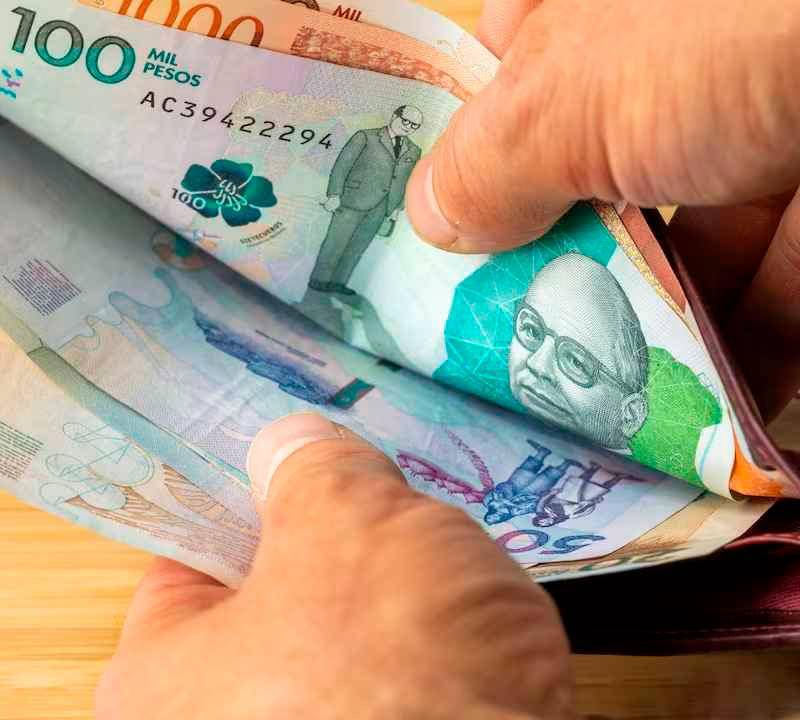 La prima de mitad de año es una herramienta para sanear las finanzas personales, como pagar deudas o ahorrar e invertir. FOTO: GETTY